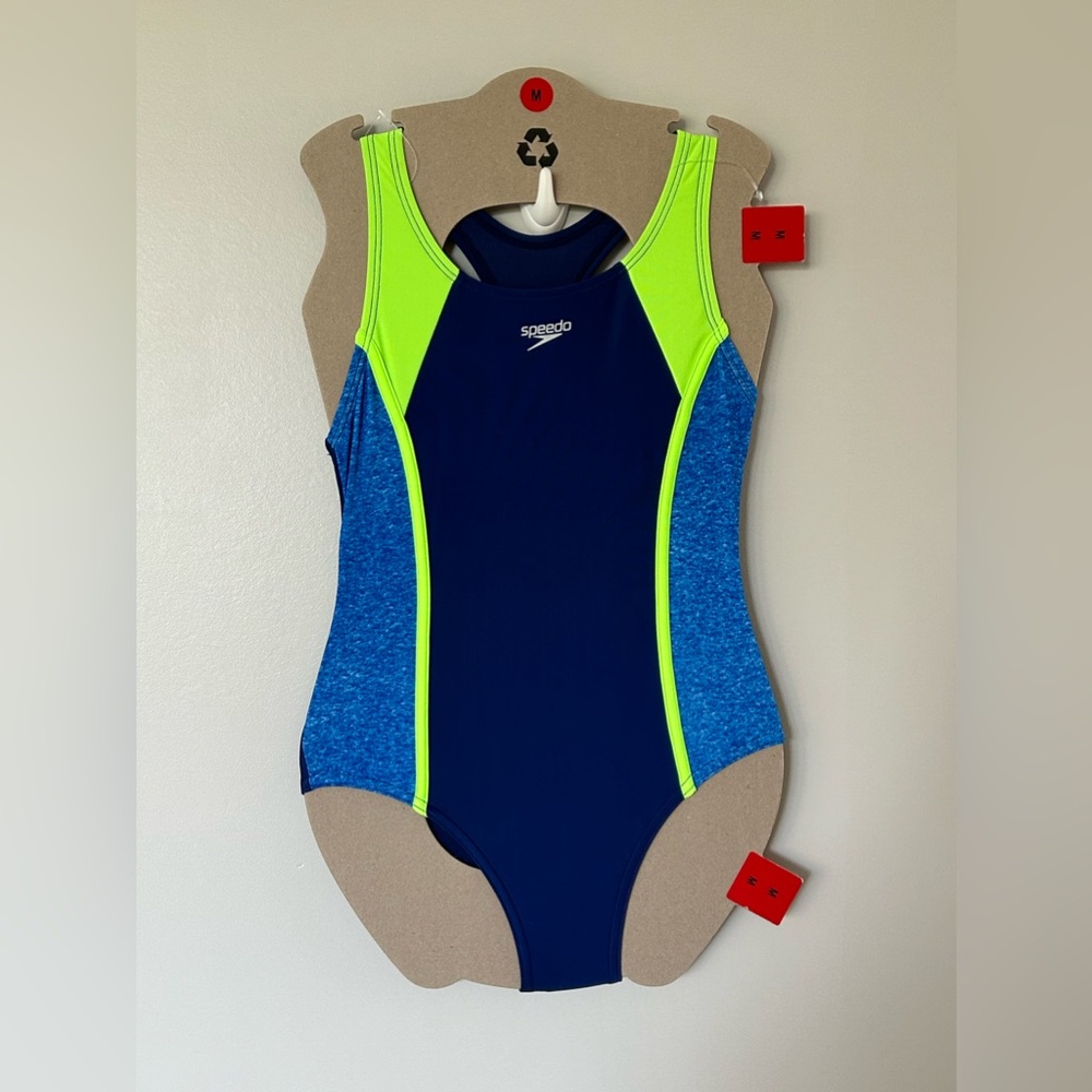 Speedo youth swimsuit M